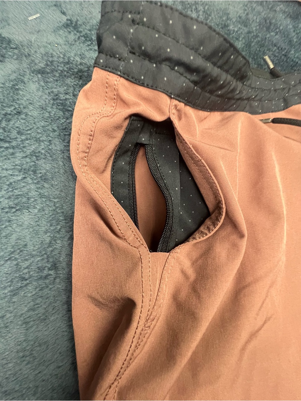 Vuori Men's Rust Boardshorts with Drawstring Waist - Picture 4 of 7